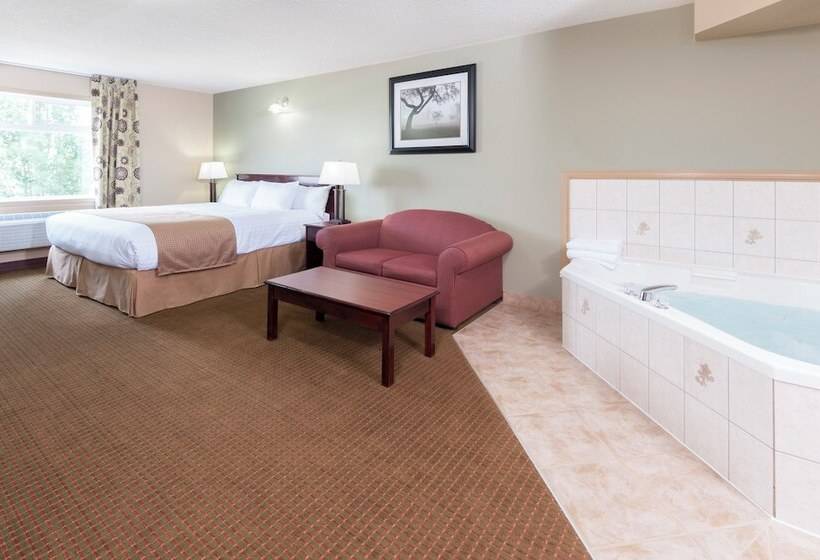 Люкс, Super 8 By Wyndham Fort Saskatchewan