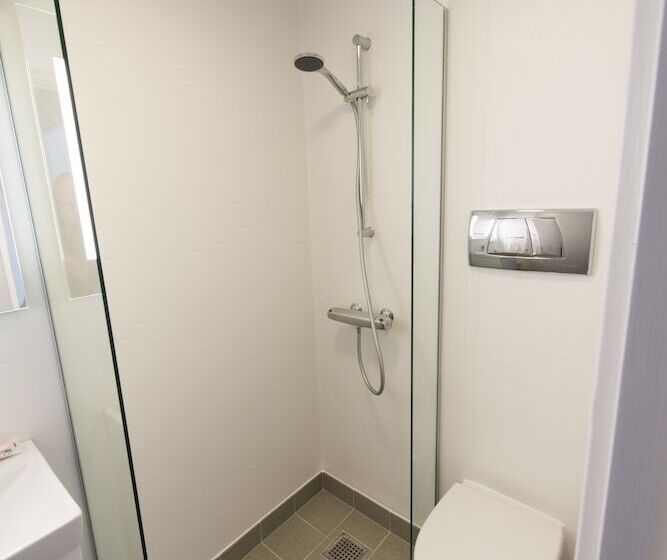 חדר משפחתי, Juelsminde Strand