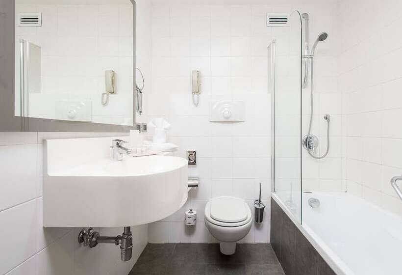اتاق استاندارد چهار تخته, Plaza Caserta