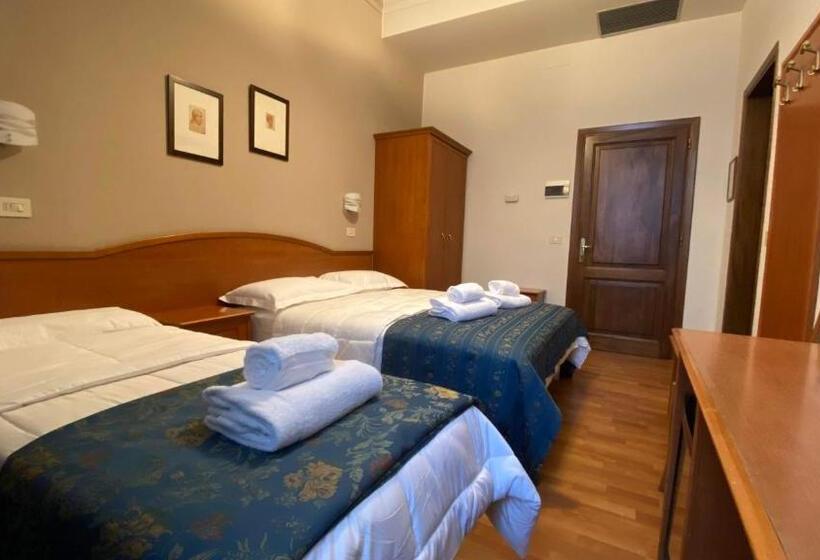 اتاق استاندارد سه نفره, Soggiorno Madrid