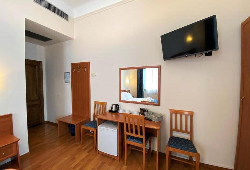 اتاق استاندارد چهار تخته, Soggiorno Madrid