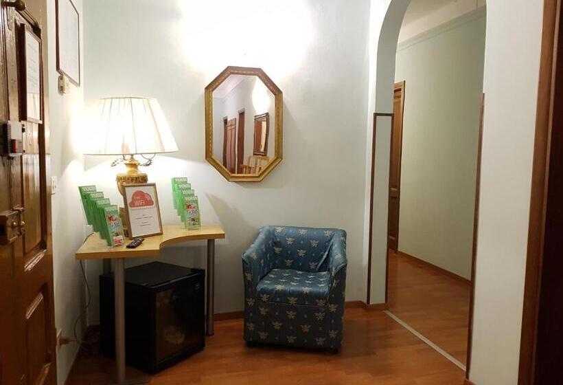 اتاق راحتی سه تخته, Soggiorno Madrid