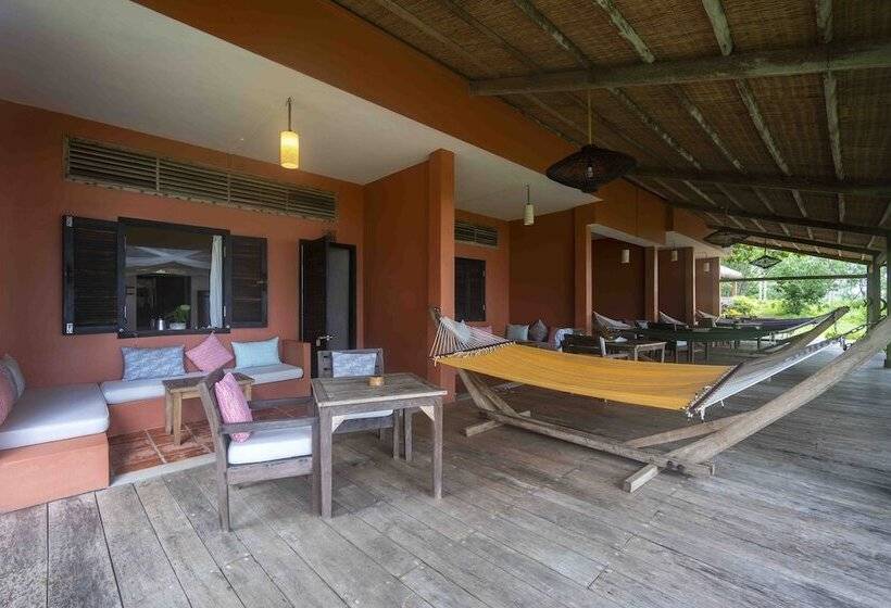 اتاق سوپریور با چشم‌انداز دریا, Mango Bay Resort
