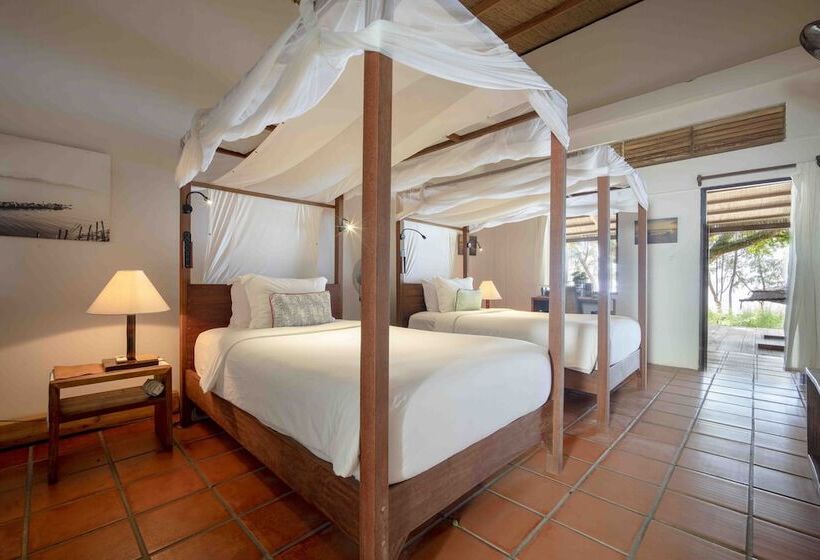 اتاق سوپریور با چشم‌انداز دریا, Mango Bay Resort