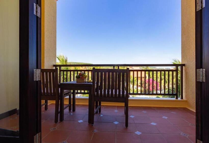 اتاق لوکس با بالکن, Pandanus Resort