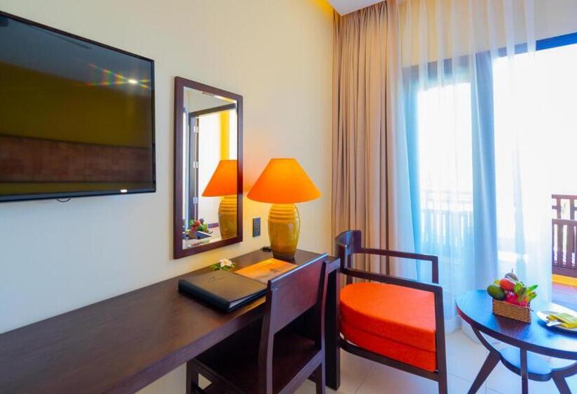 اتاق لوکس با بالکن, Pandanus Resort