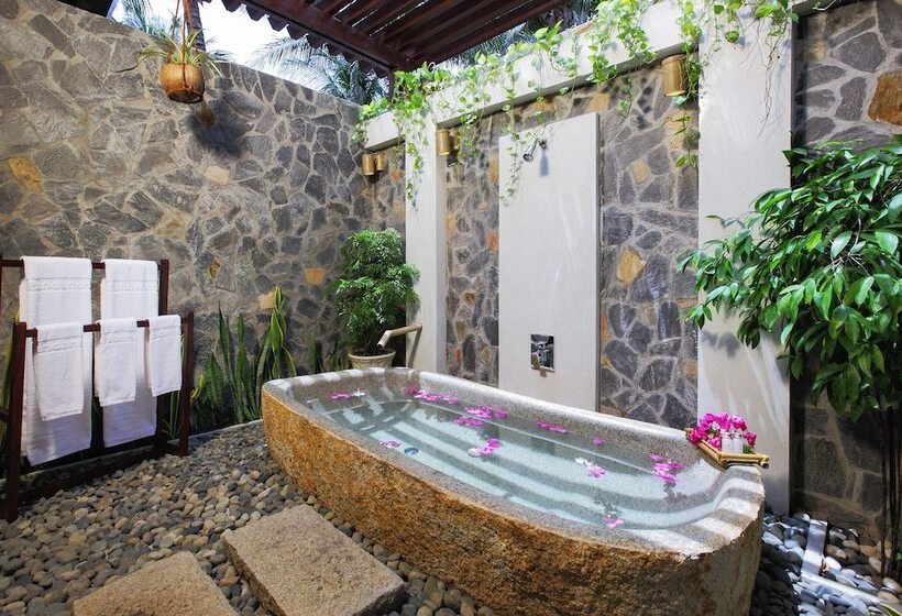 بانگلوی استاندارد با چشم‌انداز دریا, Pandanus Resort