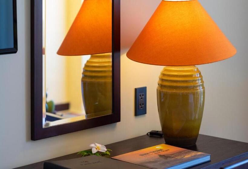 اتاق لوکس با بالکن, Pandanus Resort