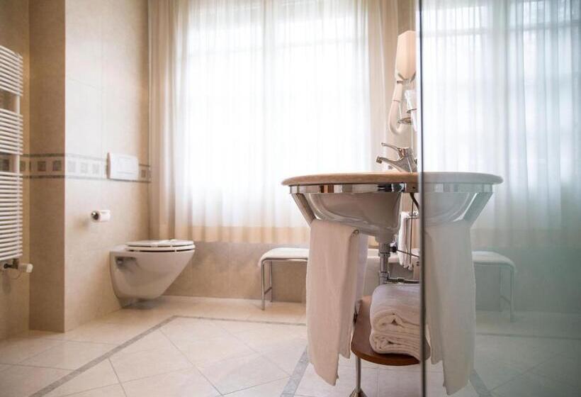 Номер Superior, Phi Hotel Astoria