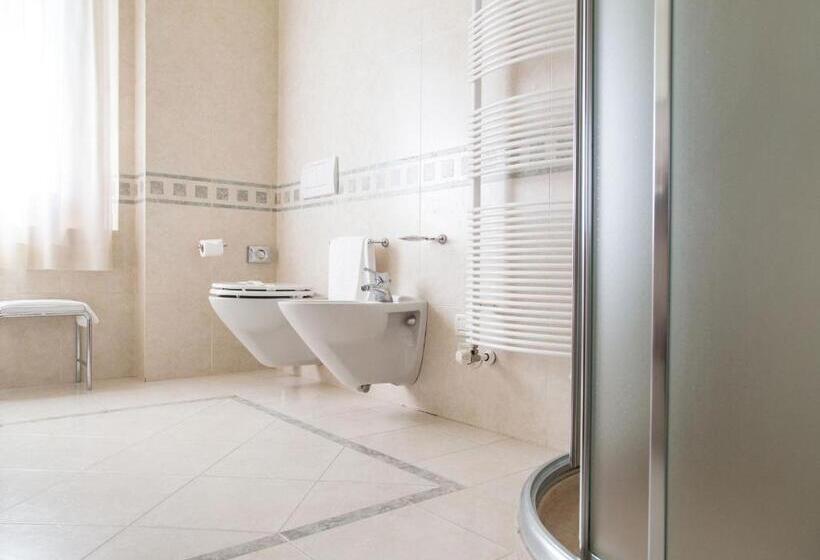 Семейный Полулюкс, Phi Hotel Astoria