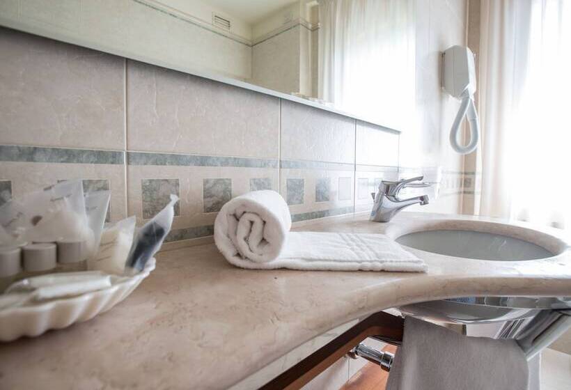 Номер Superior, Phi Hotel Astoria