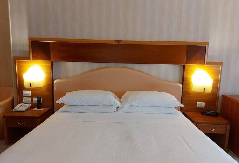 غرفة سوبيريور, Phi Hotel Astoria