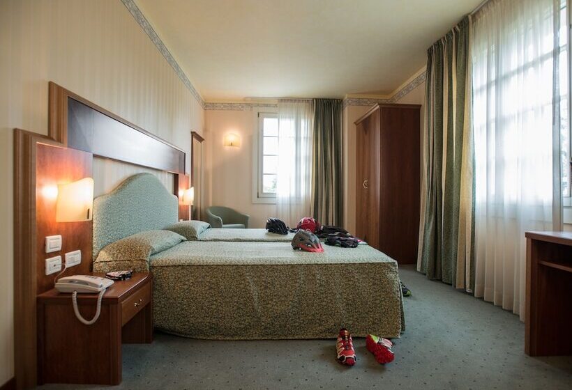 Номер Superior, Phi Hotel Astoria
