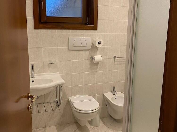 Трехместный Номер Стандарт Interior, Sovestro