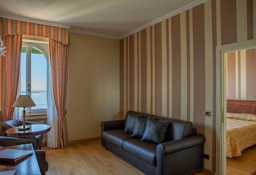 جناح جونيور مطل علي البحيرة, Villa Del Sogno