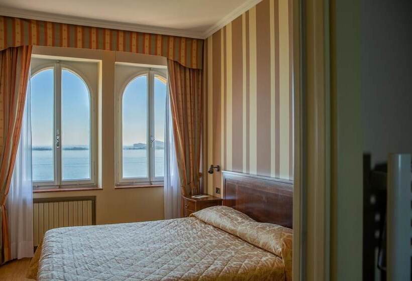 Полулюкс Вид на Озеро, Villa Del Sogno