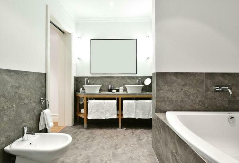 Suite Duplex, Dolce Camporeal Lisboa