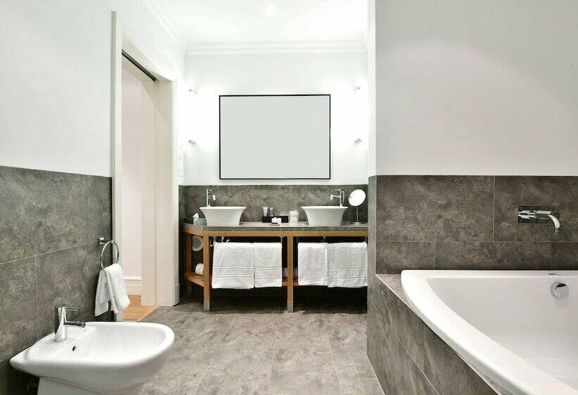 Suite Duplex, Dolce Camporeal Lisboa