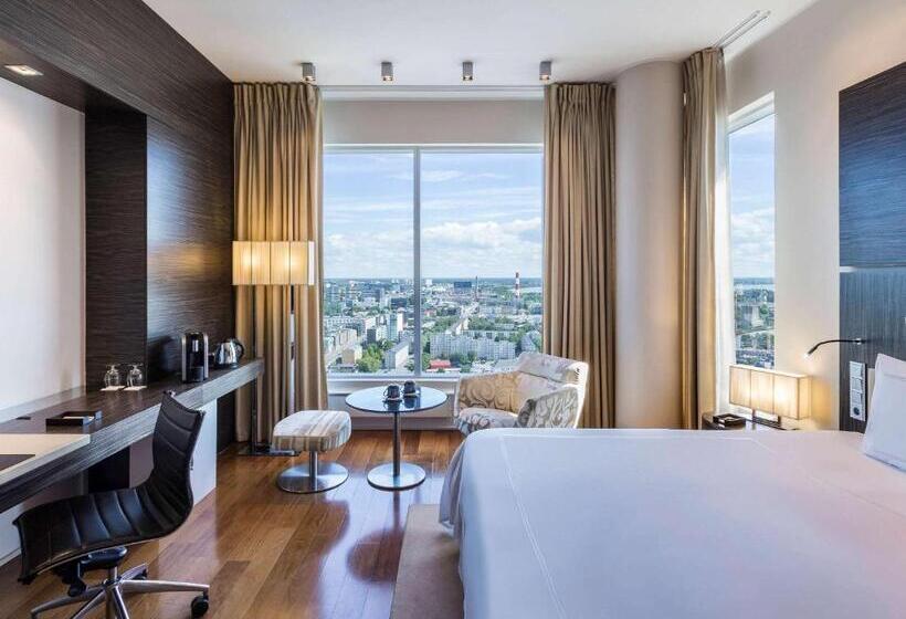 اتاق اجرایی با تخت بزرگ, Swissôtel Tallinn
