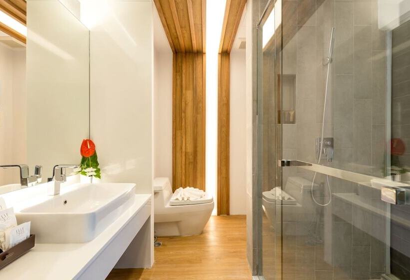 سوییت لوکس, Kudo Hotel & Beach Club