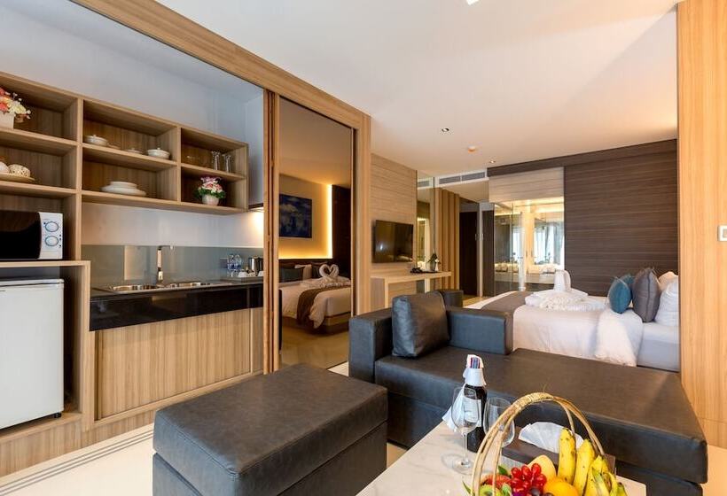 سوییت لوکس, Kudo Hotel & Beach Club