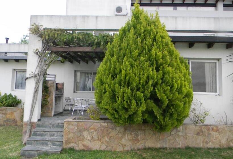 스탠다드 방갈로, Complejo Colon Village