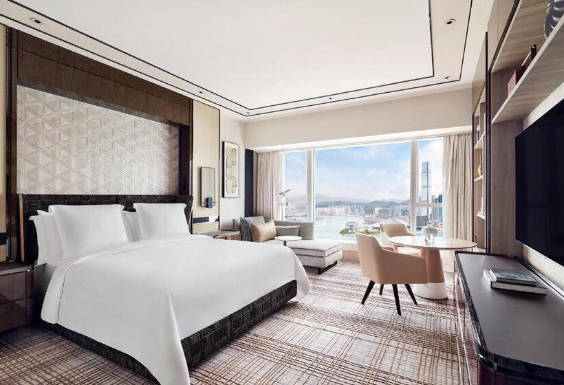 اتاق دلوکس با تخت کینگ و چشم‌انداز, Four Seasons Hotel Hong Kong