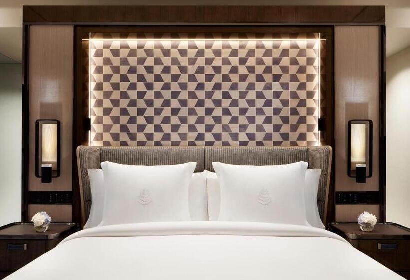 اتاق دلوکس با تخت کینگ و چشم‌انداز, Four Seasons Hotel Hong Kong