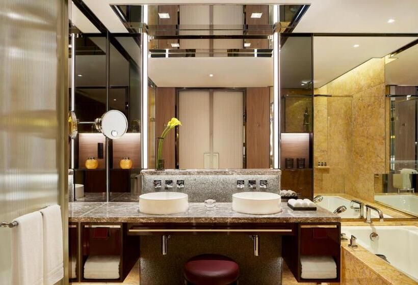 اتاق پرمیوم, Four Seasons Hotel Hong Kong