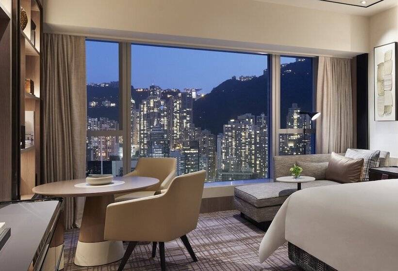 Premium room with view, Four Seasons Hotel Hong Kong