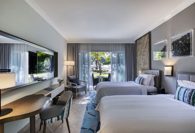Номер Стандарт Вид на Сад, Fujairah Rotana Resort & Spa   Al Aqah Beach