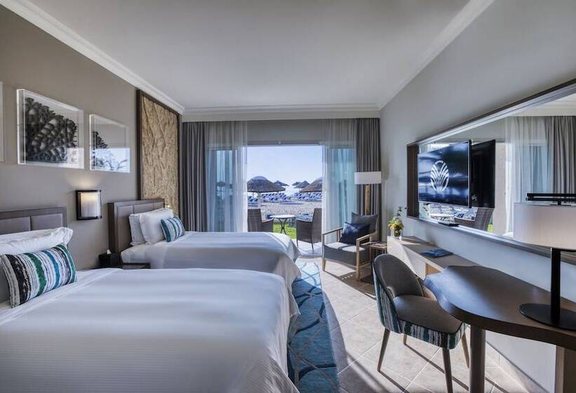 Номер Стандарт Вид на Море с Террасой, Fujairah Rotana Resort & Spa   Al Aqah Beach