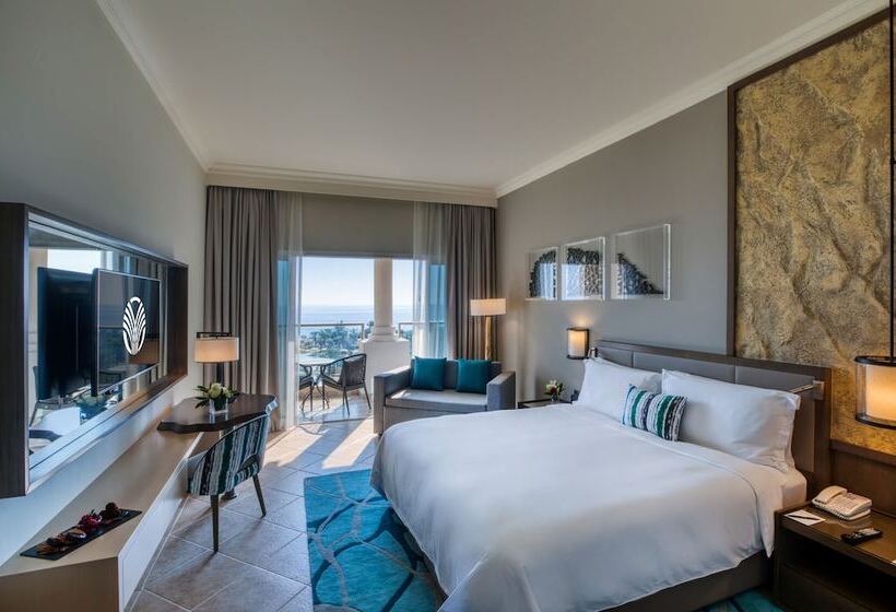 Номер Стандарт Двуспальная Кровать Вид на Море, Fujairah Rotana Resort & Spa   Al Aqah Beach