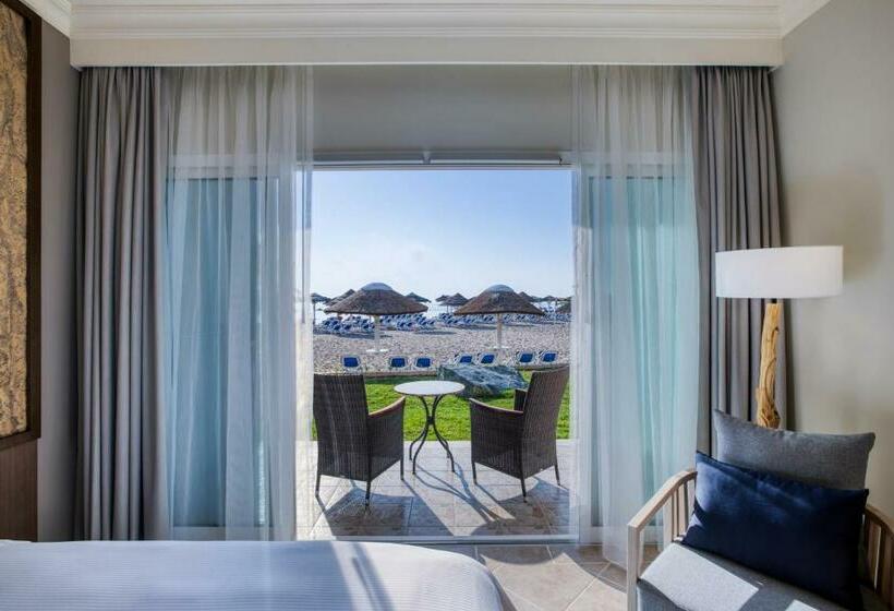 Номер Стандарт Вид на Море с Террасой, Fujairah Rotana Resort & Spa   Al Aqah Beach