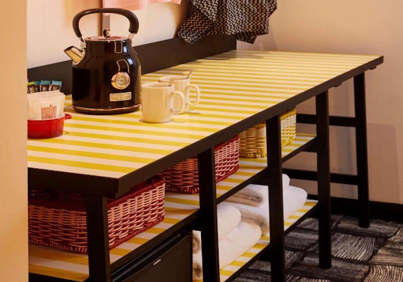 Номер Стандарт, Mama Shelter London   Shoreditch