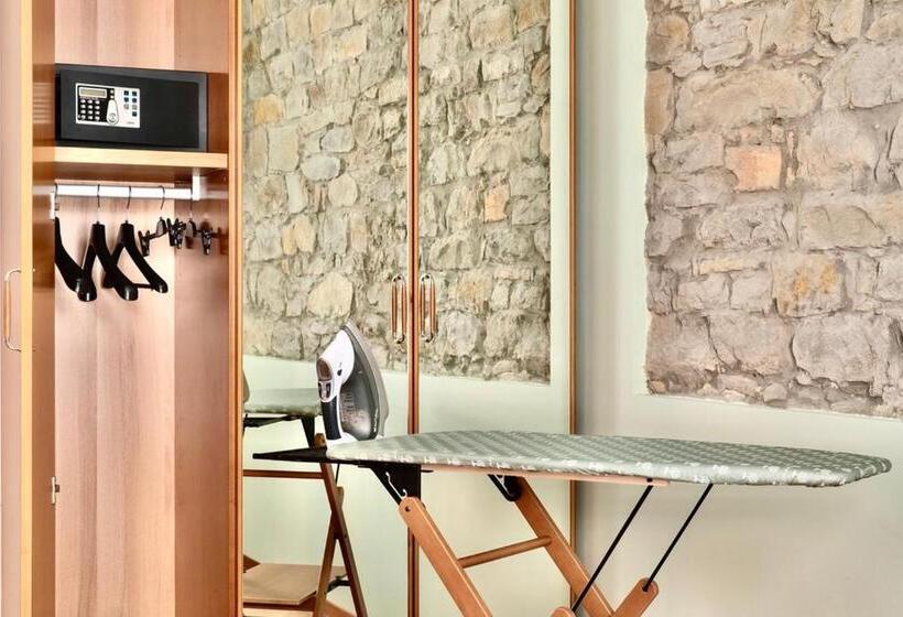 استودیوی استاندارد, Residence San Giusto