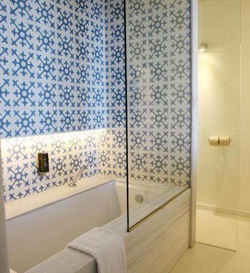 اتاق استاندارد با چشم‌انداز دریا, Hostal Empúries