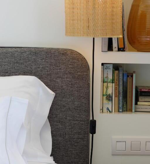 اتاق استاندارد با چشم‌انداز دریا, Hostal Empúries