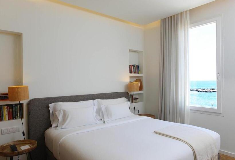 اتاق استاندارد با چشم‌انداز دریا, Hostal Empúries
