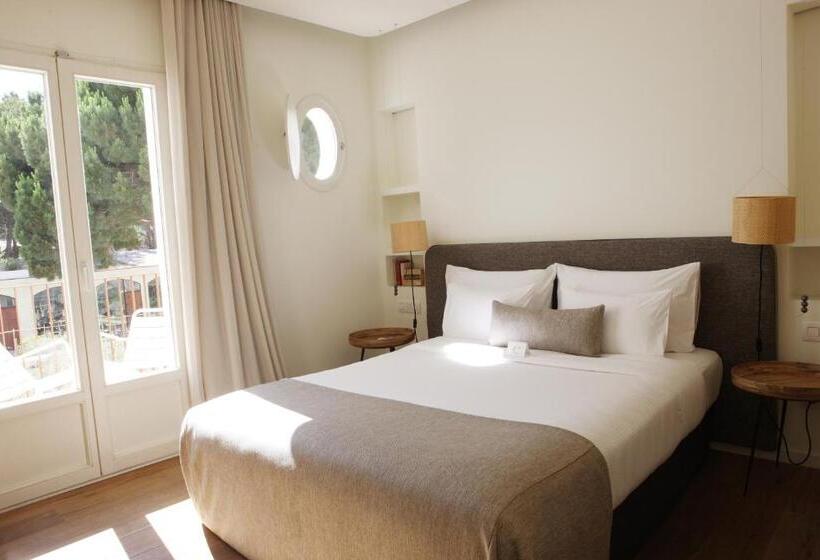 اتاق استاندارد با چشم‌انداز باغ, Hostal Empúries