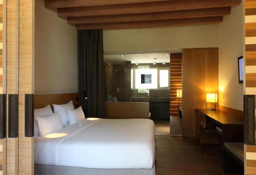 اتاق سوپریور با چشم‌انداز باغ, Hostal Empúries