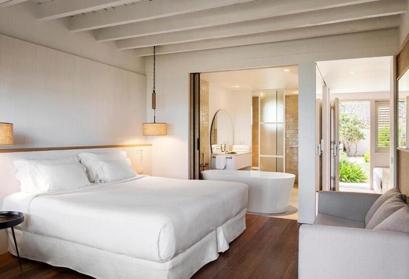 اتاق سوپریور با چشم‌انداز دریا, Hostal Empúries
