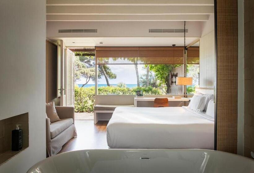 اتاق سوپریور با چشم‌انداز دریا, Hostal Empúries