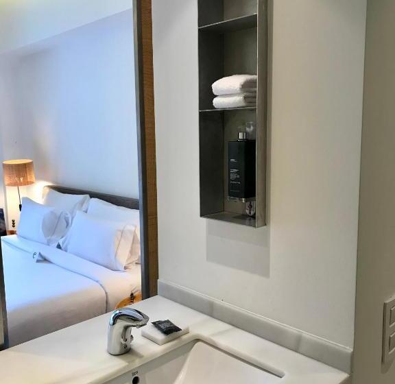 اتاق استاندارد, Hostal Empúries