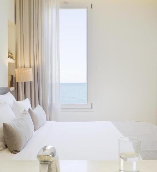 اتاق استاندارد با چشم‌انداز دریا, Hostal Empúries