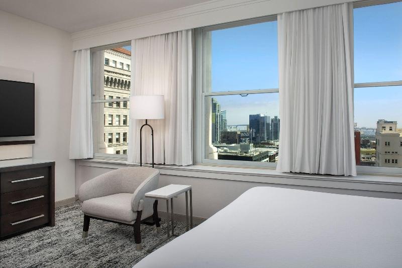 اتاق استاندارد با تخت بزرگ, Courtyard By Marriott San Diego Downtown
