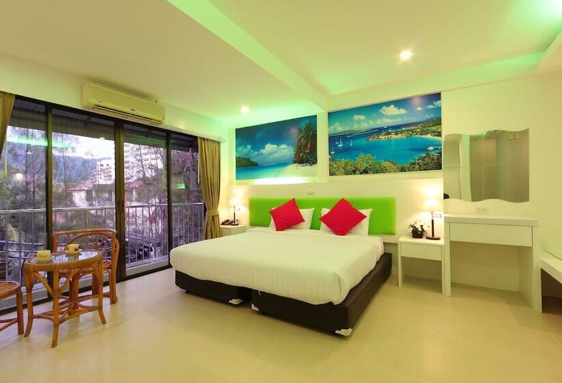 디럭스 룸, Armoni Patong Beach