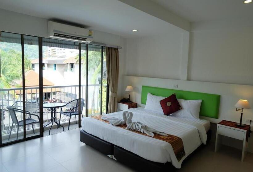디럭스 룸, Armoni Patong Beach