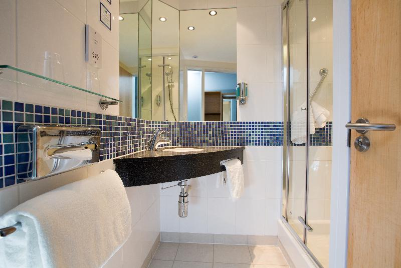 Номер Стандарт, Holiday Inn Express Hamilton, An Ihg