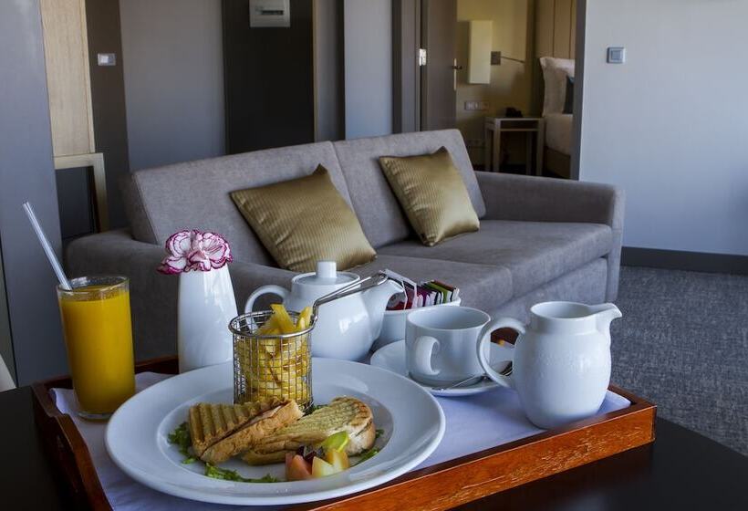 سوئیت با بالکن, Montebelo Girassol Maputo